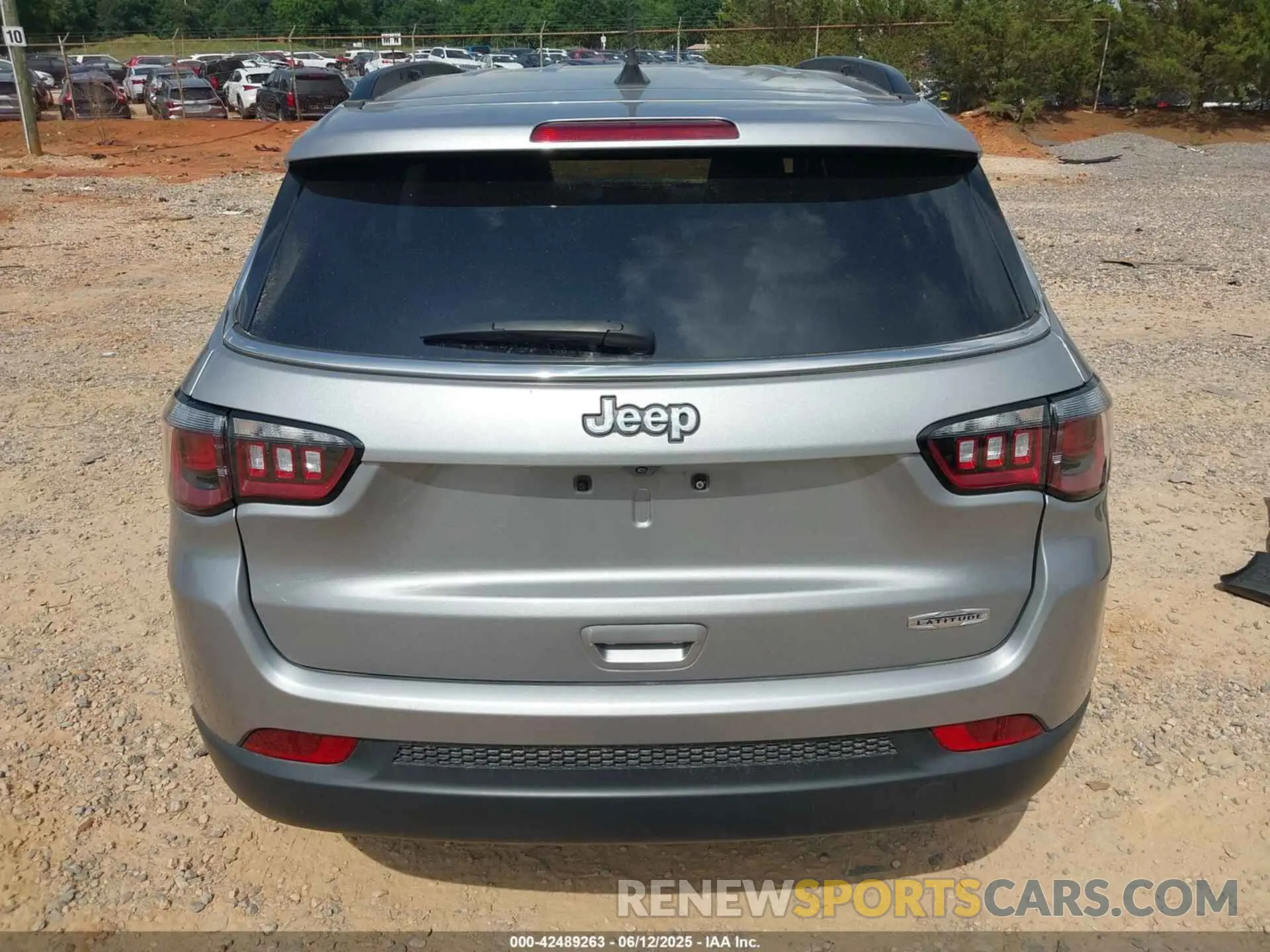16 Photograph of a damaged car 3C4NJCBB7NT238456 JEEP COMPASS 2022