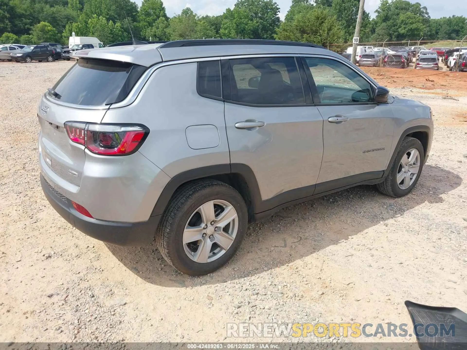 4 Photograph of a damaged car 3C4NJCBB7NT238456 JEEP COMPASS 2022
