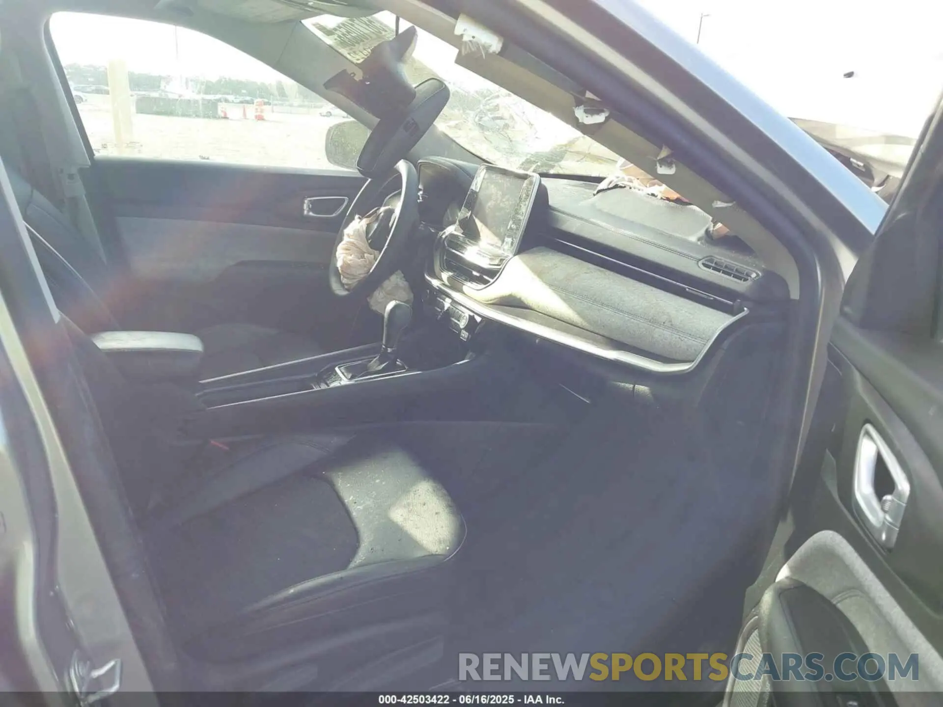 5 Photograph of a damaged car 3C4NJCBB8NT138706 JEEP COMPASS 2022