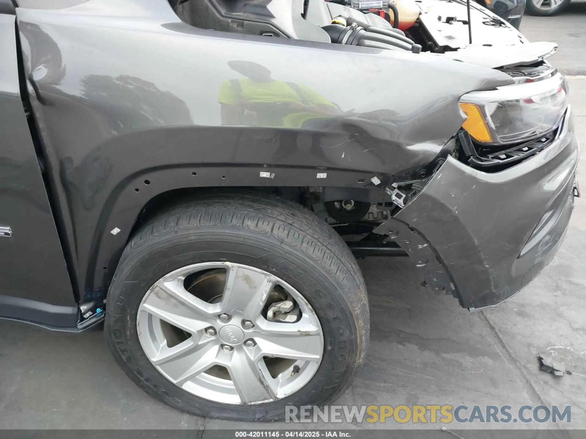 12 Photograph of a damaged car 3C4NJCBB8NT188411 JEEP COMPASS 2022
