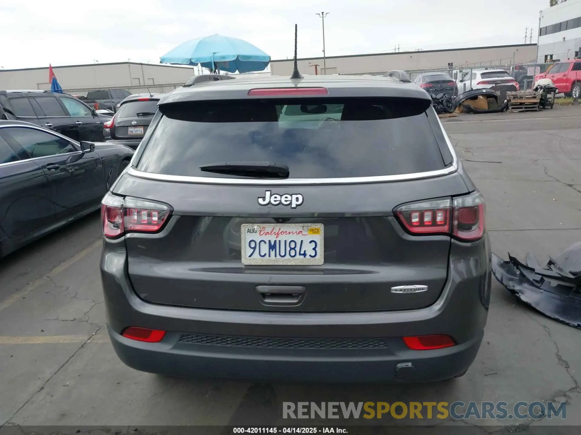 17 Photograph of a damaged car 3C4NJCBB8NT188411 JEEP COMPASS 2022