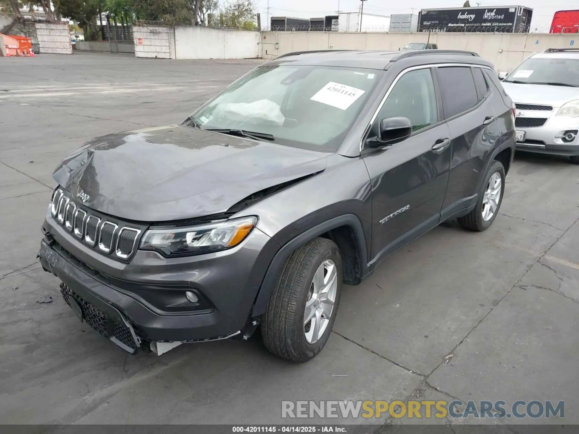 2 Photograph of a damaged car 3C4NJCBB8NT188411 JEEP COMPASS 2022