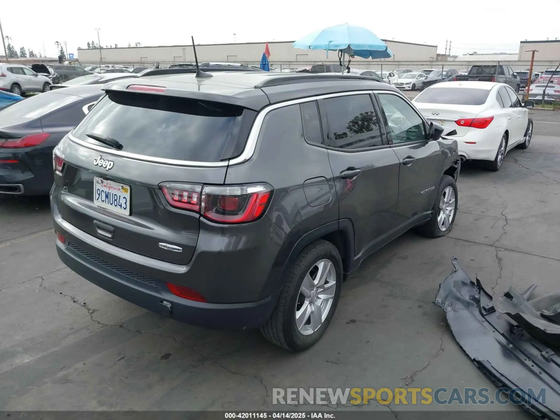 4 Photograph of a damaged car 3C4NJCBB8NT188411 JEEP COMPASS 2022