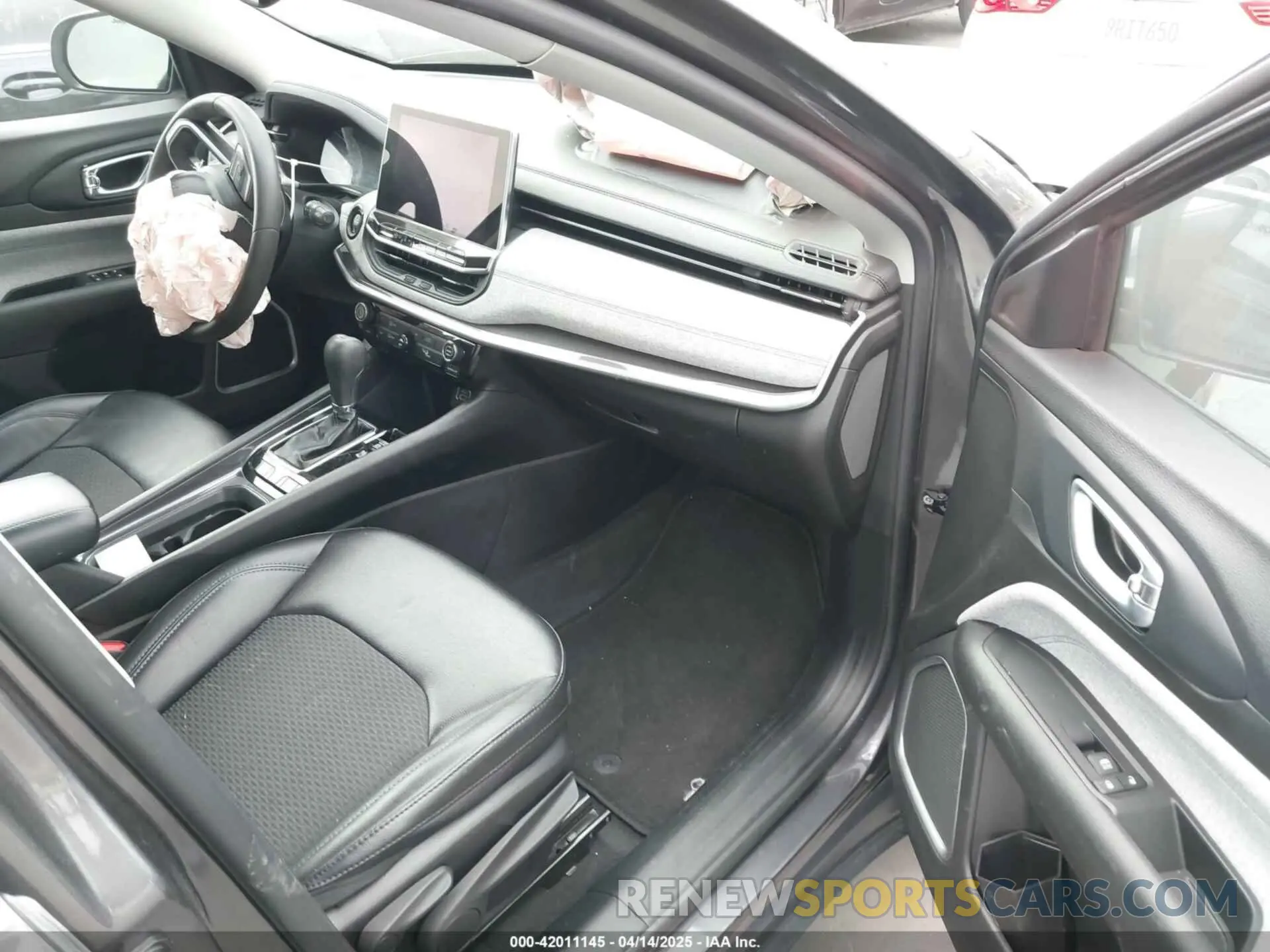 5 Photograph of a damaged car 3C4NJCBB8NT188411 JEEP COMPASS 2022