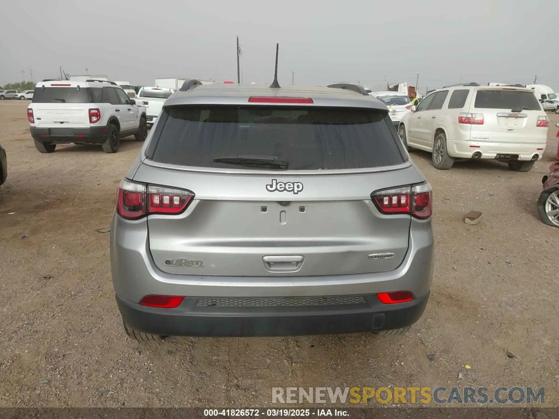 16 Photograph of a damaged car 3C4NJCBB8NT204932 JEEP COMPASS 2022
