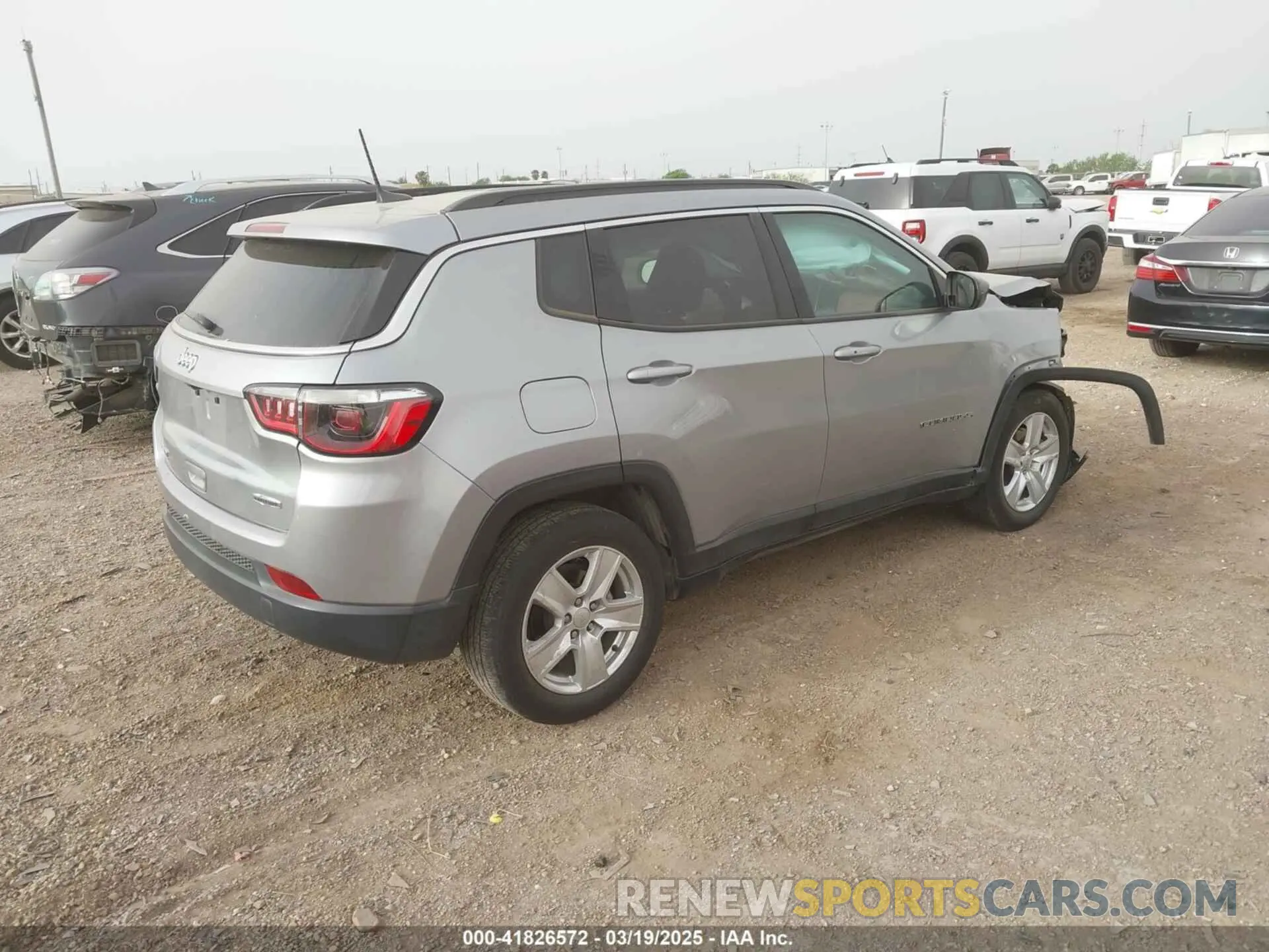 4 Photograph of a damaged car 3C4NJCBB8NT204932 JEEP COMPASS 2022