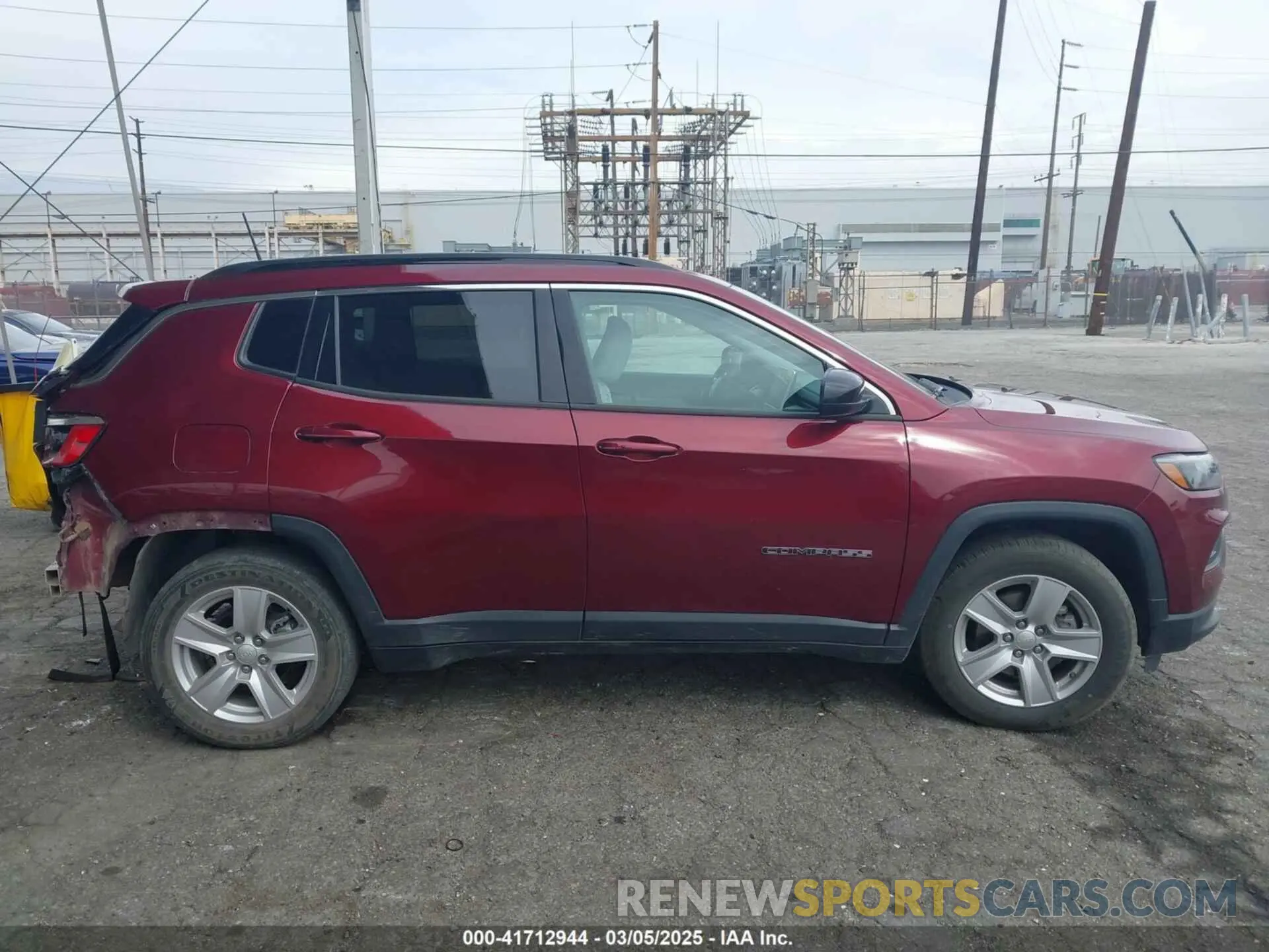 14 Photograph of a damaged car 3C4NJCBB8NT218393 JEEP COMPASS 2022