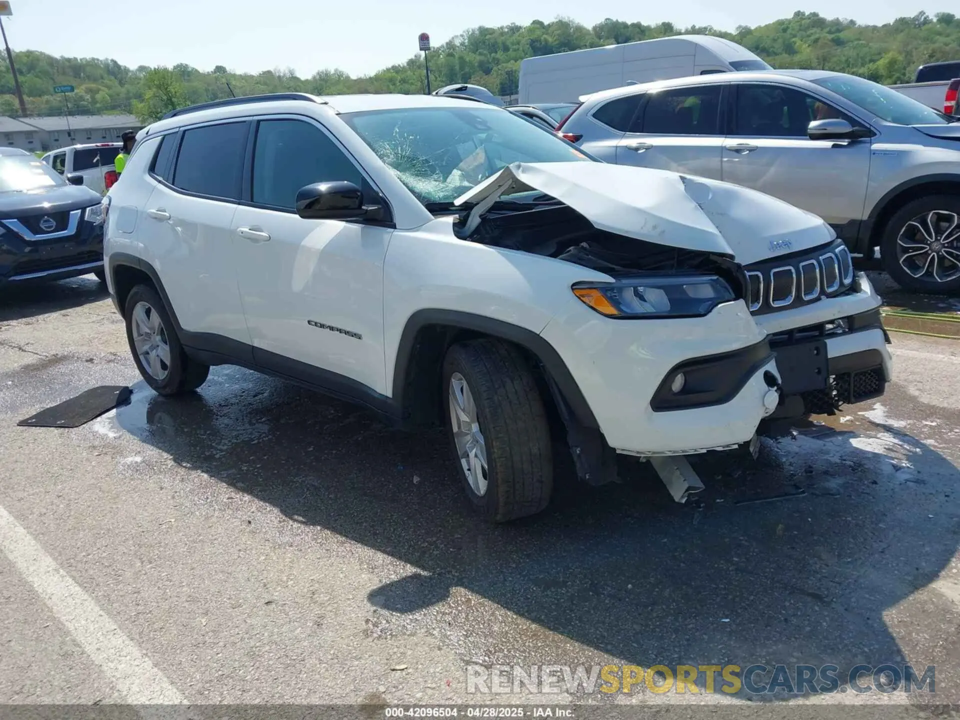 1 Photograph of a damaged car 3C4NJCBB8NT219365 JEEP COMPASS 2022