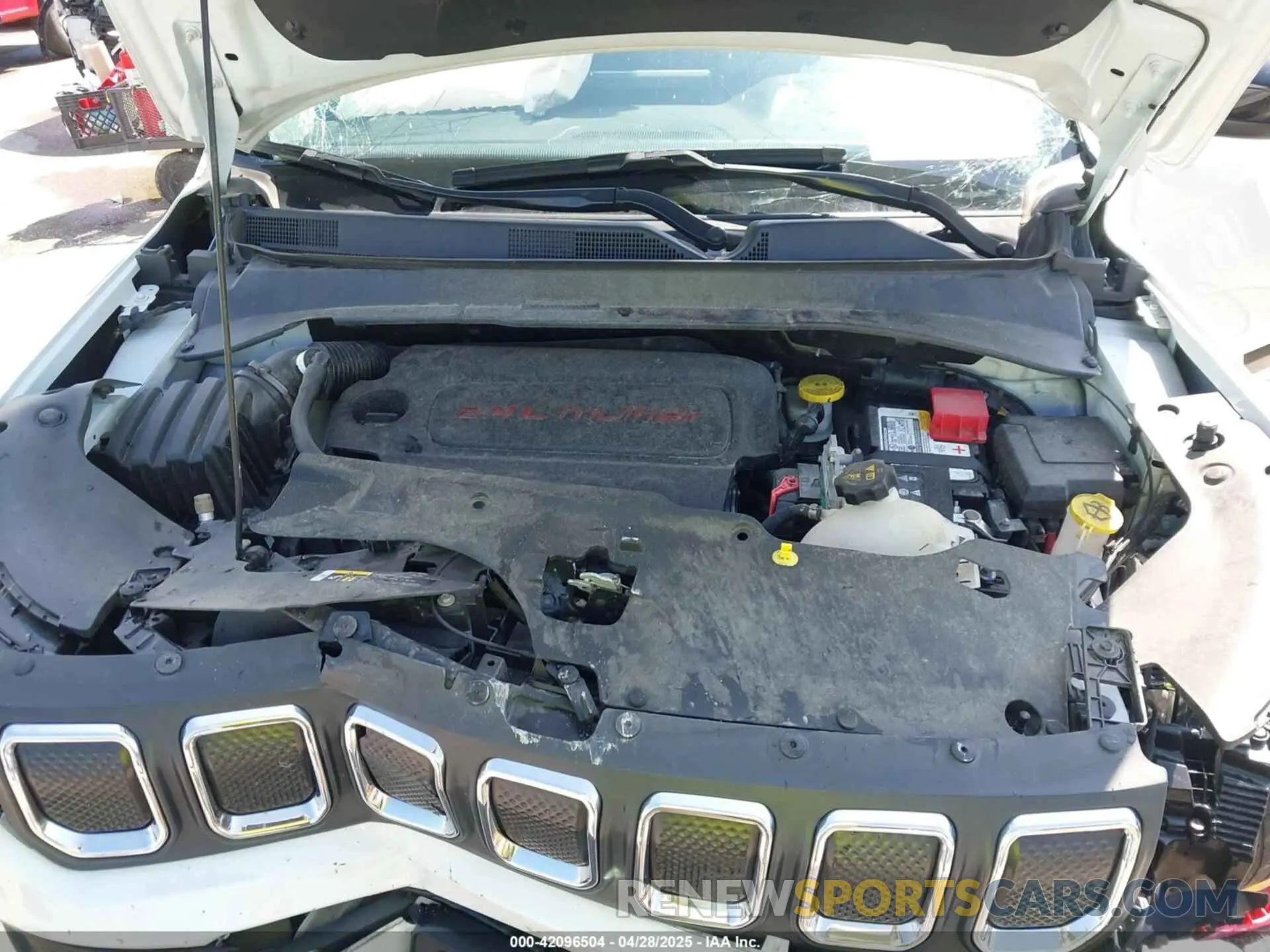 10 Photograph of a damaged car 3C4NJCBB8NT219365 JEEP COMPASS 2022