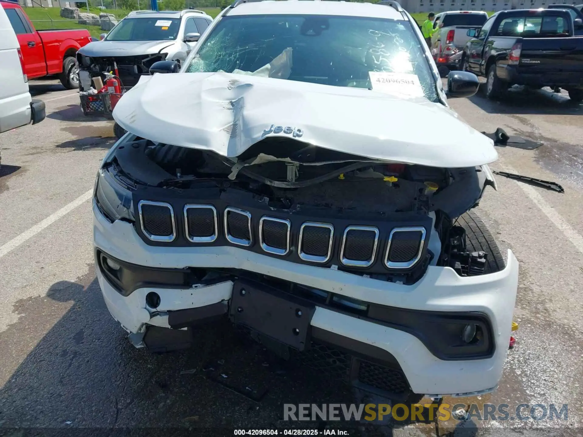 6 Photograph of a damaged car 3C4NJCBB8NT219365 JEEP COMPASS 2022