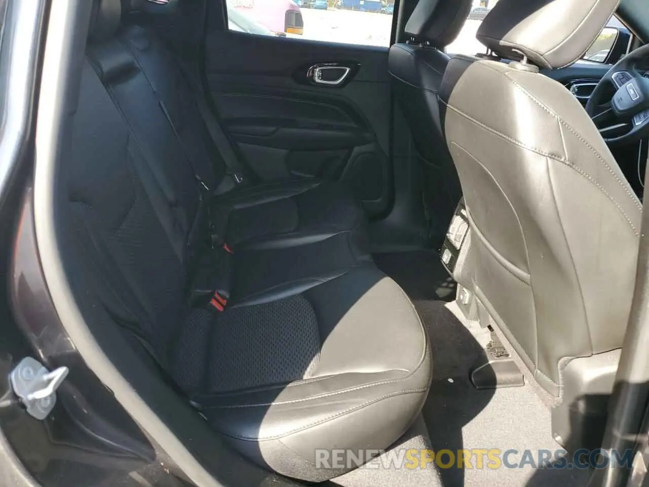 11 Photograph of a damaged car 3C4NJCBB8NT234318 JEEP COMPASS 2022