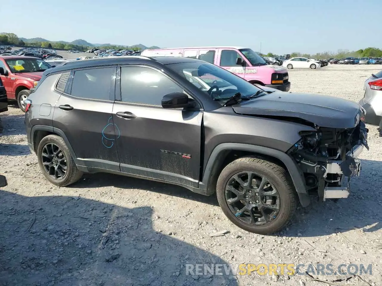 4 Photograph of a damaged car 3C4NJCBB8NT234318 JEEP COMPASS 2022