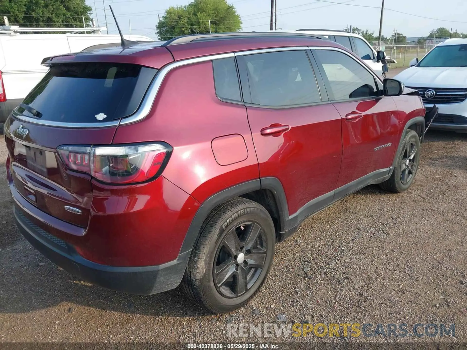 4 Photograph of a damaged car 3C4NJCBB9NT109506 JEEP COMPASS 2022