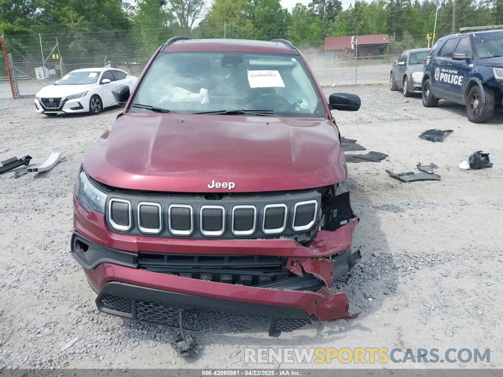 13 Photograph of a damaged car 3C4NJCBB9NT187445 JEEP COMPASS 2022