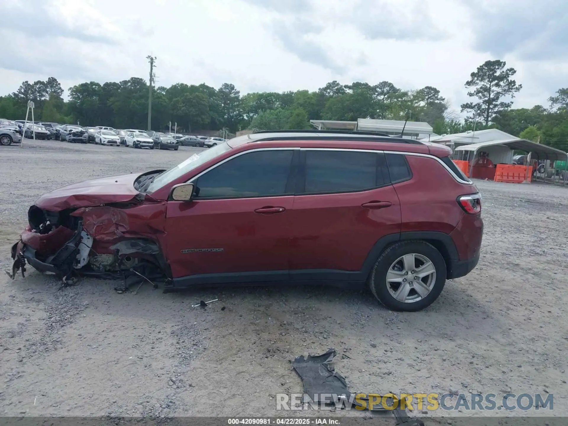 15 Photograph of a damaged car 3C4NJCBB9NT187445 JEEP COMPASS 2022