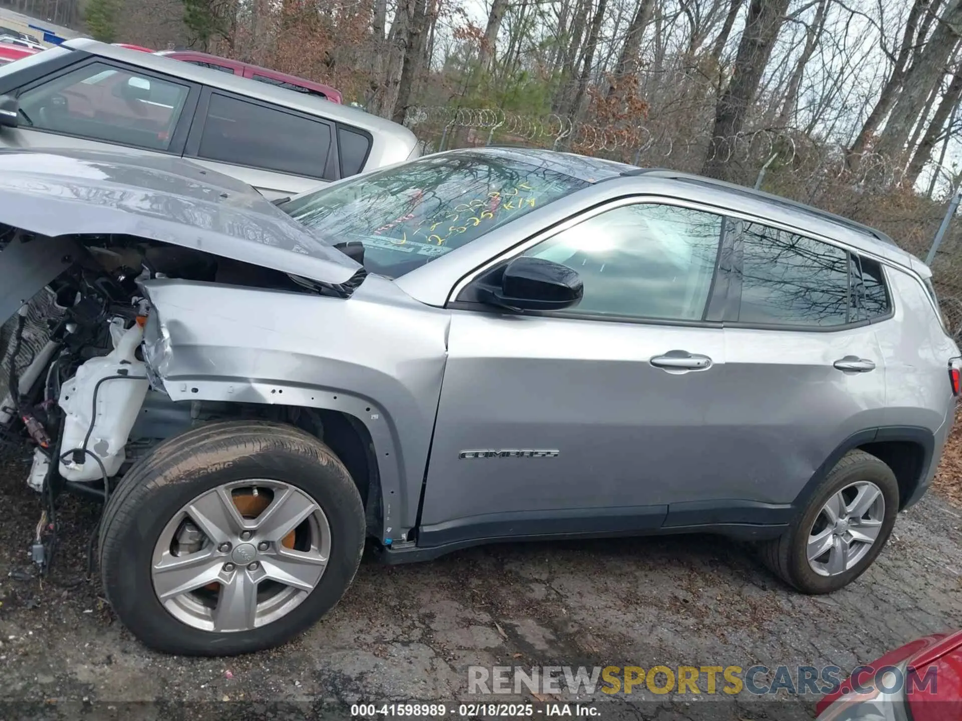 14 Photograph of a damaged car 3C4NJCBB9NT192399 JEEP COMPASS 2022