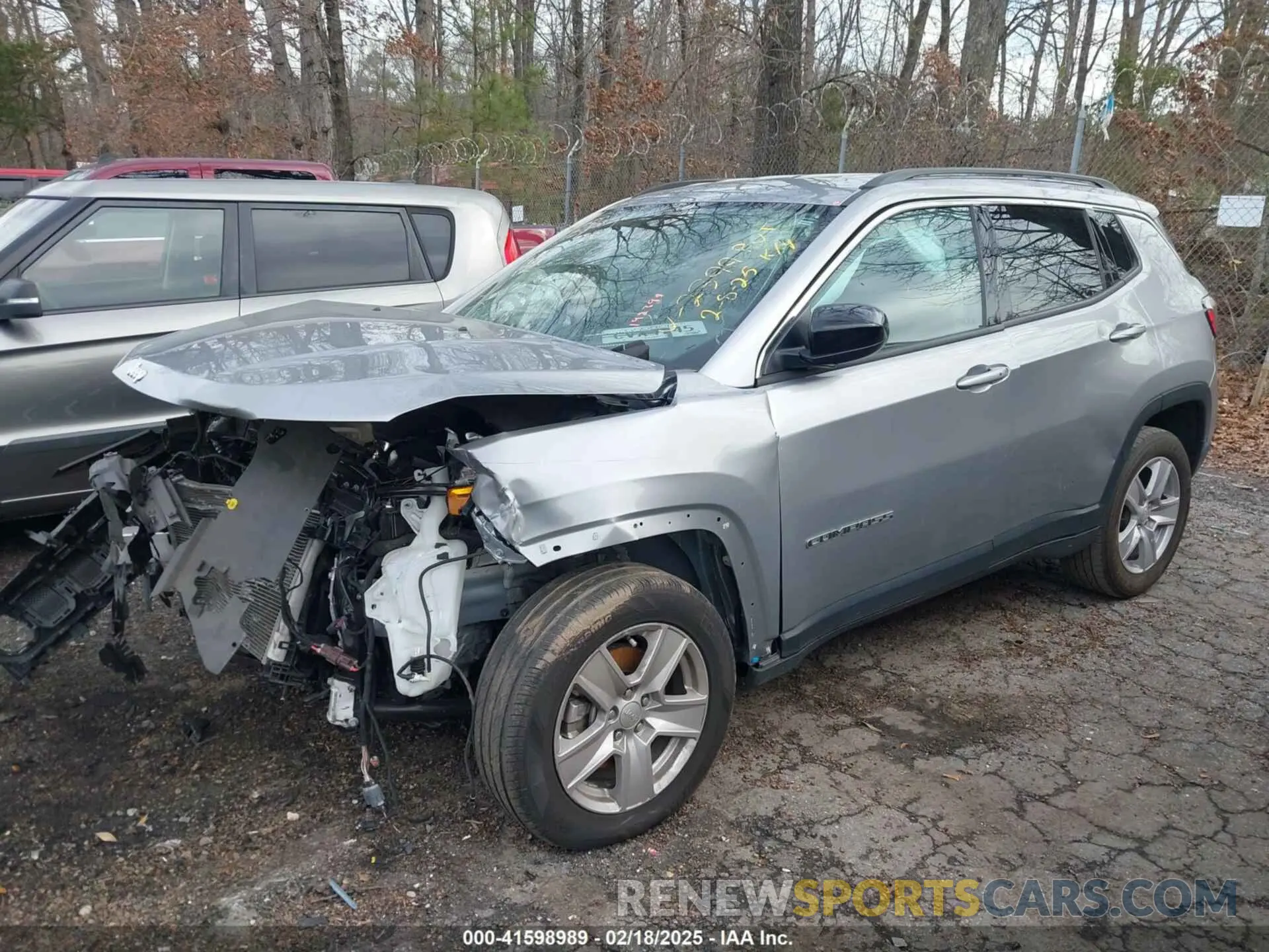 2 Photograph of a damaged car 3C4NJCBB9NT192399 JEEP COMPASS 2022