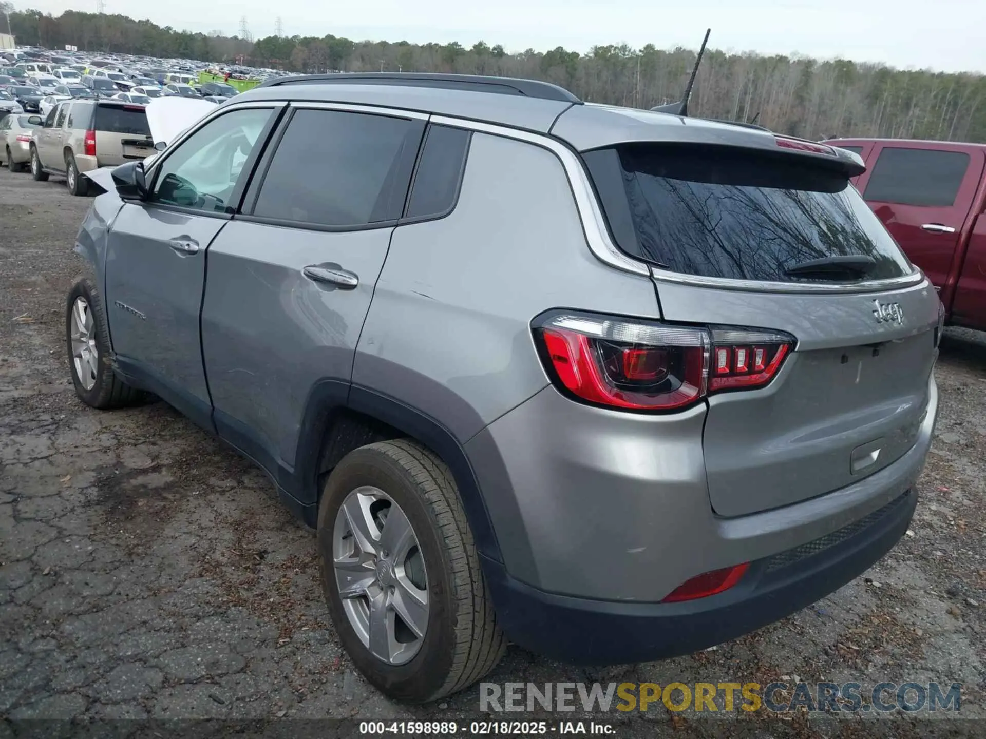3 Photograph of a damaged car 3C4NJCBB9NT192399 JEEP COMPASS 2022