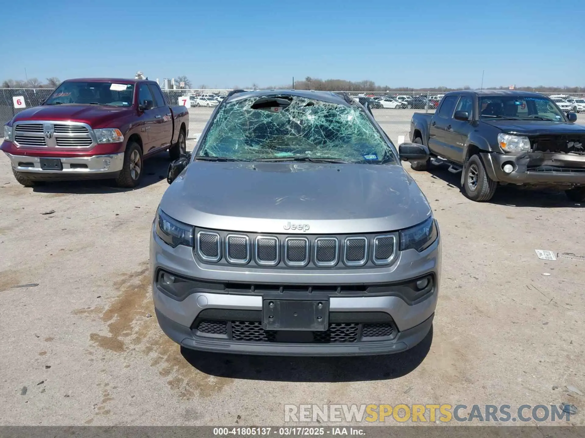 12 Photograph of a damaged car 3C4NJCBB9NT192421 JEEP COMPASS 2022