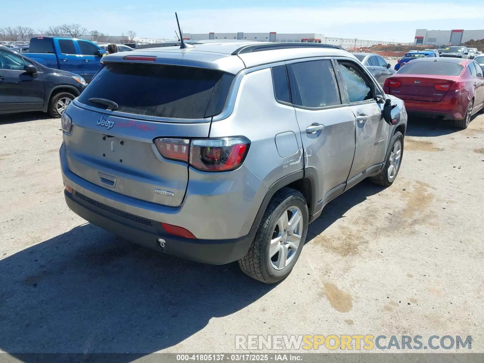 4 Photograph of a damaged car 3C4NJCBB9NT192421 JEEP COMPASS 2022