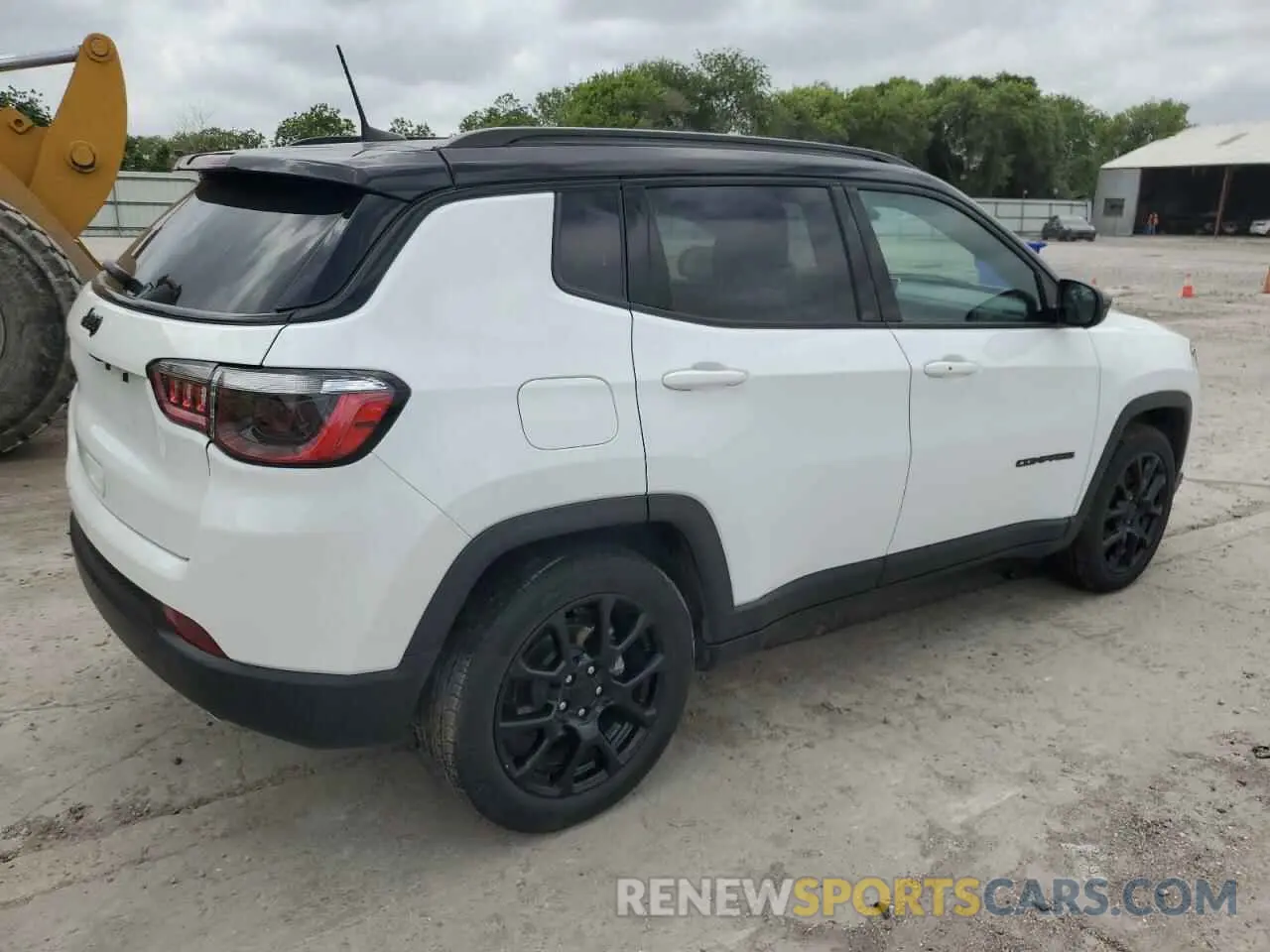 3 Photograph of a damaged car 3C4NJCBB9NT211131 JEEP COMPASS 2022