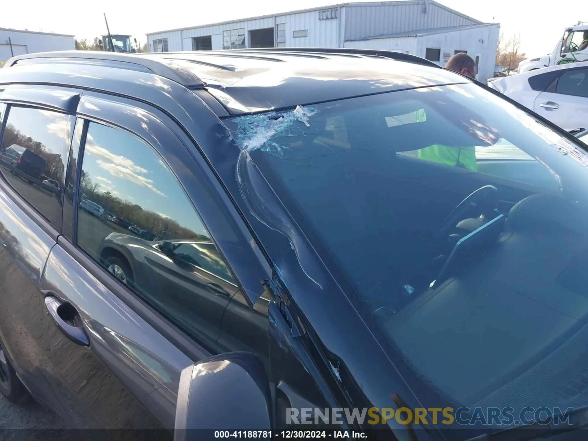 17 Photograph of a damaged car 3C4NJCBBXNT188054 JEEP COMPASS 2022