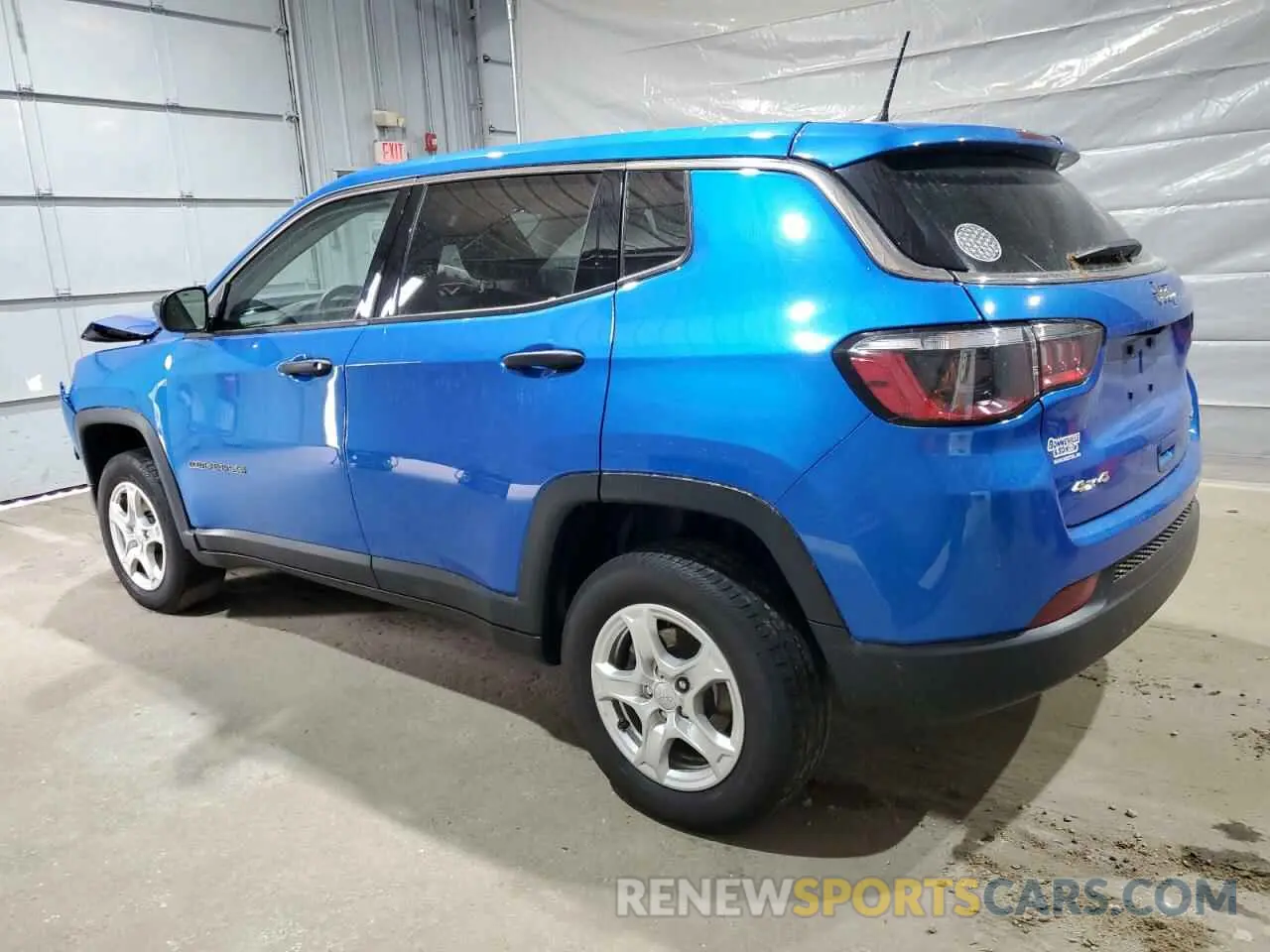 2 Photograph of a damaged car 3C4NJDAB0NT221070 JEEP COMPASS 2022