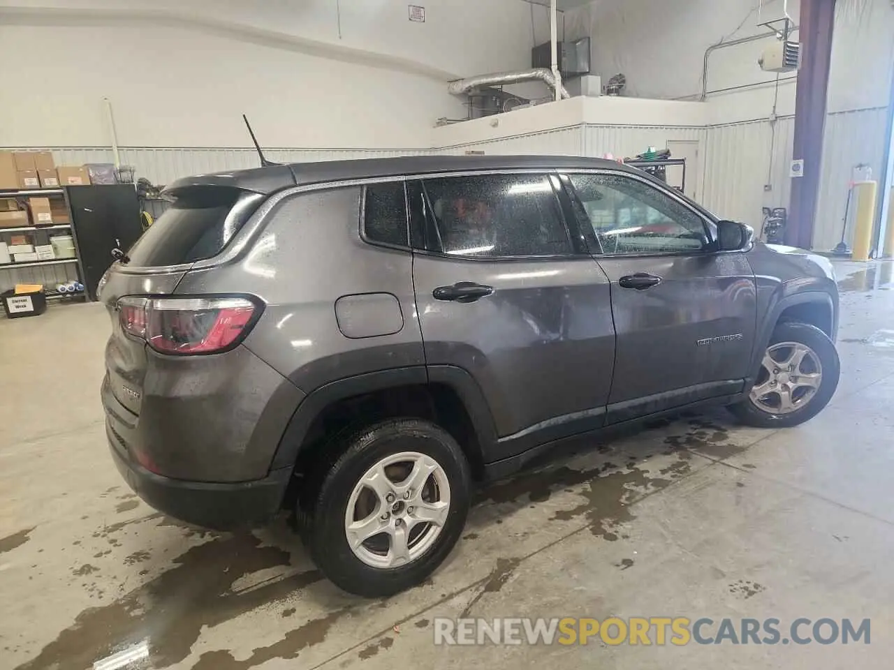 3 Photograph of a damaged car 3C4NJDAB5NT117738 JEEP COMPASS 2022