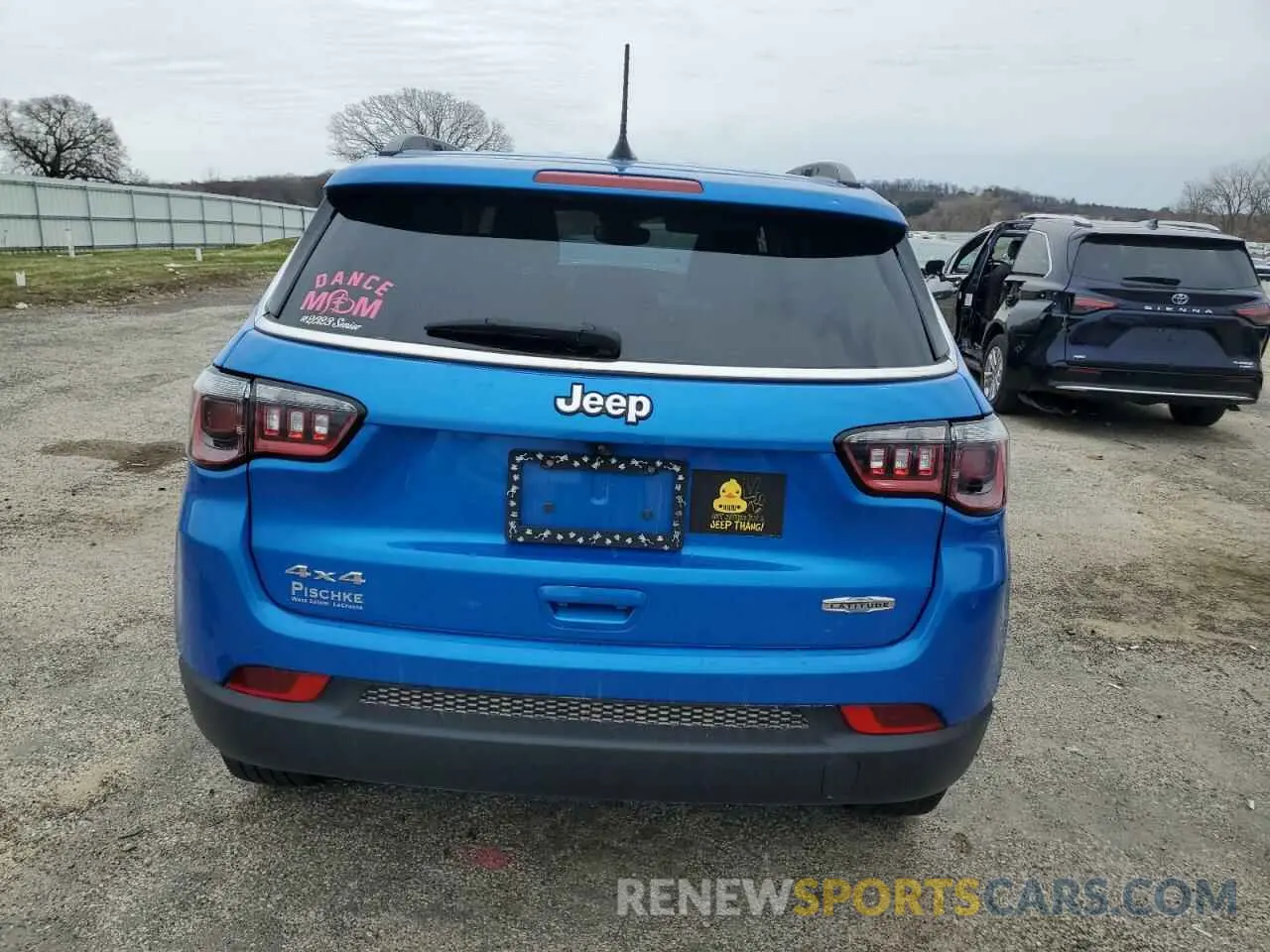 6 Photograph of a damaged car 3C4NJDBB0NT115300 JEEP COMPASS 2022