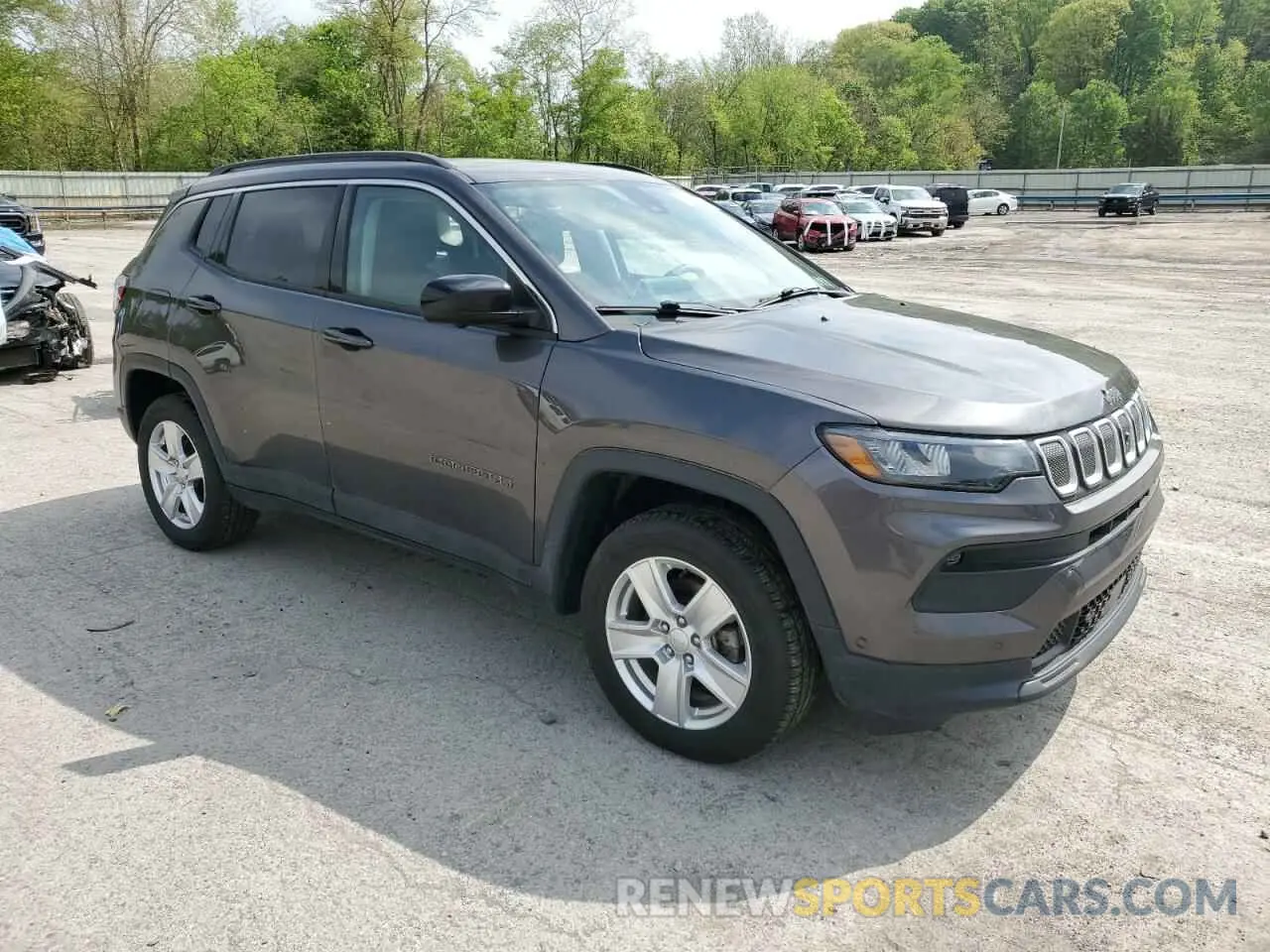 4 Photograph of a damaged car 3C4NJDBB0NT119783 JEEP COMPASS 2022
