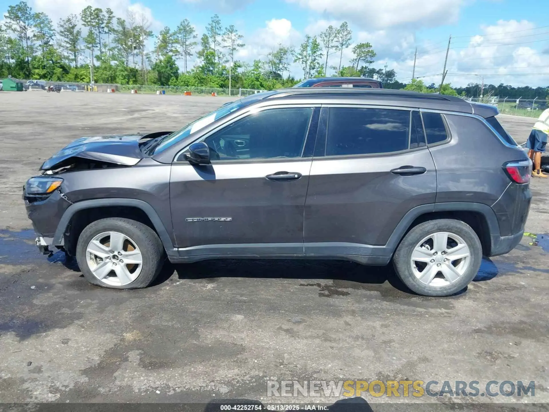 14 Photograph of a damaged car 3C4NJDBB0NT126474 JEEP COMPASS 2022