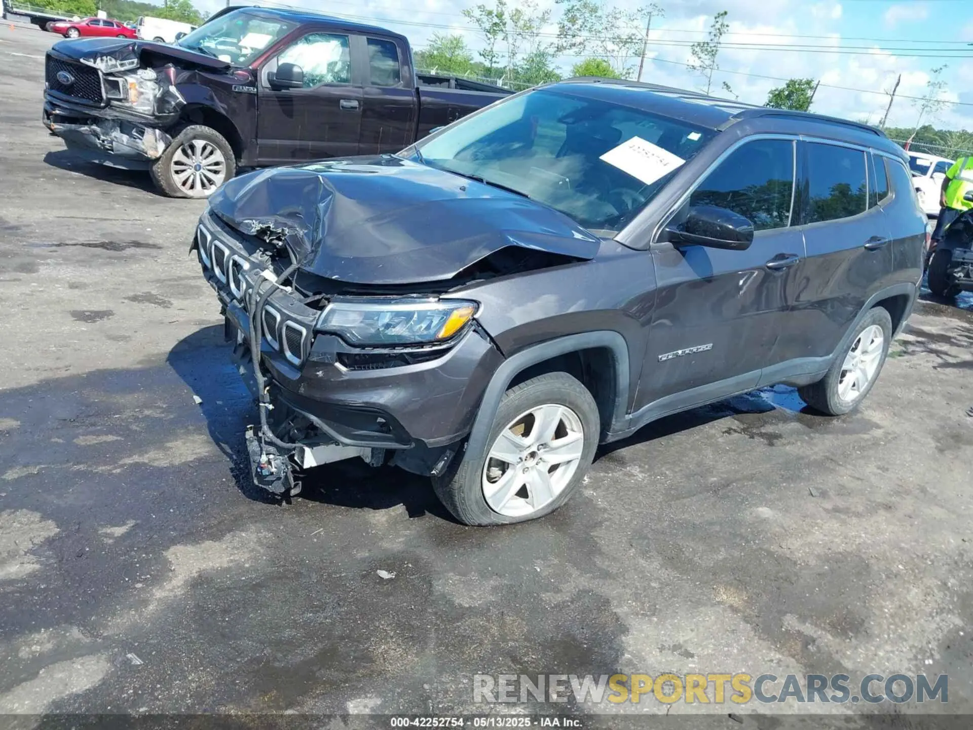 2 Photograph of a damaged car 3C4NJDBB0NT126474 JEEP COMPASS 2022