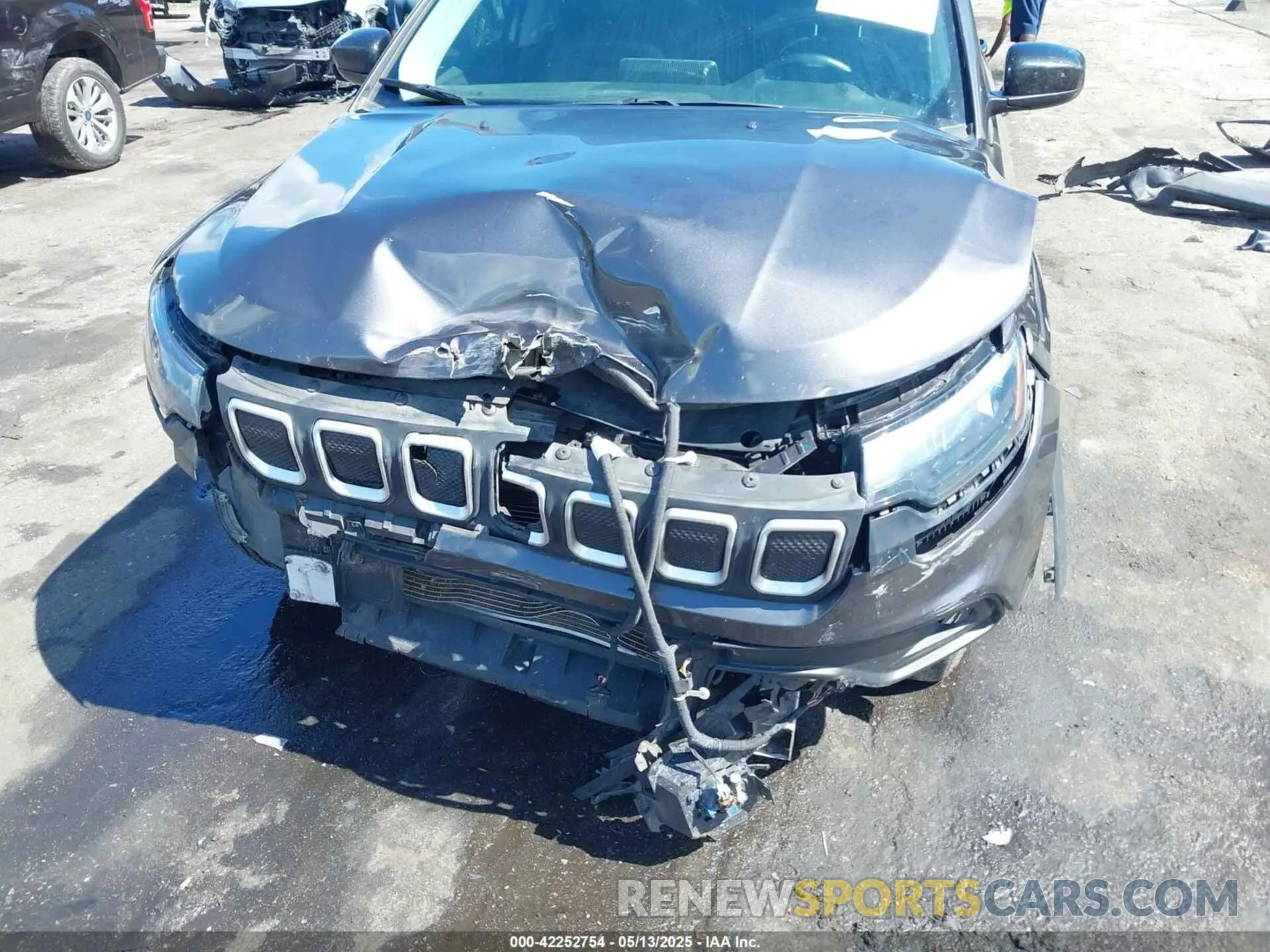 6 Photograph of a damaged car 3C4NJDBB0NT126474 JEEP COMPASS 2022
