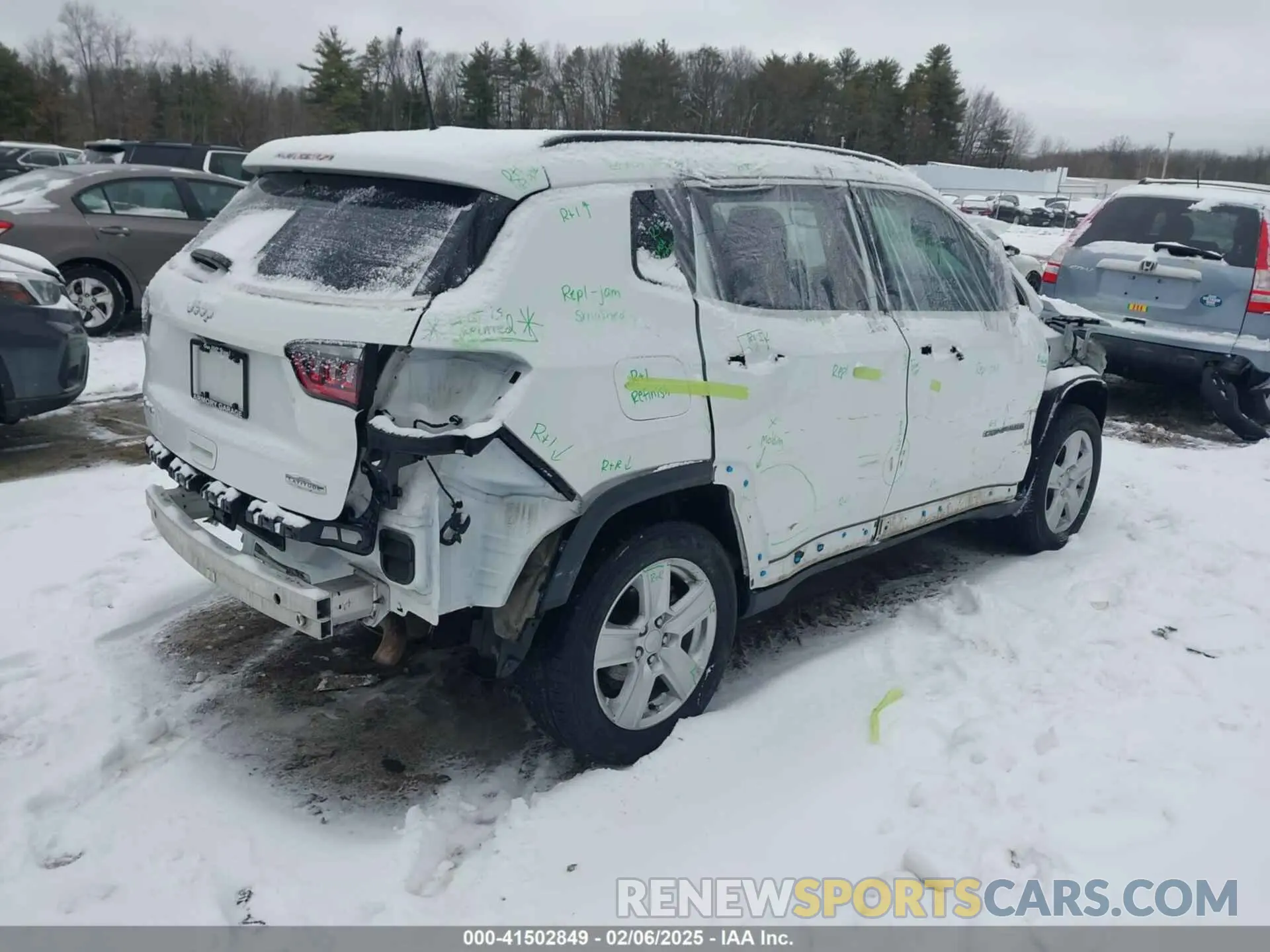 4 Photograph of a damaged car 3C4NJDBB0NT181278 JEEP COMPASS 2022