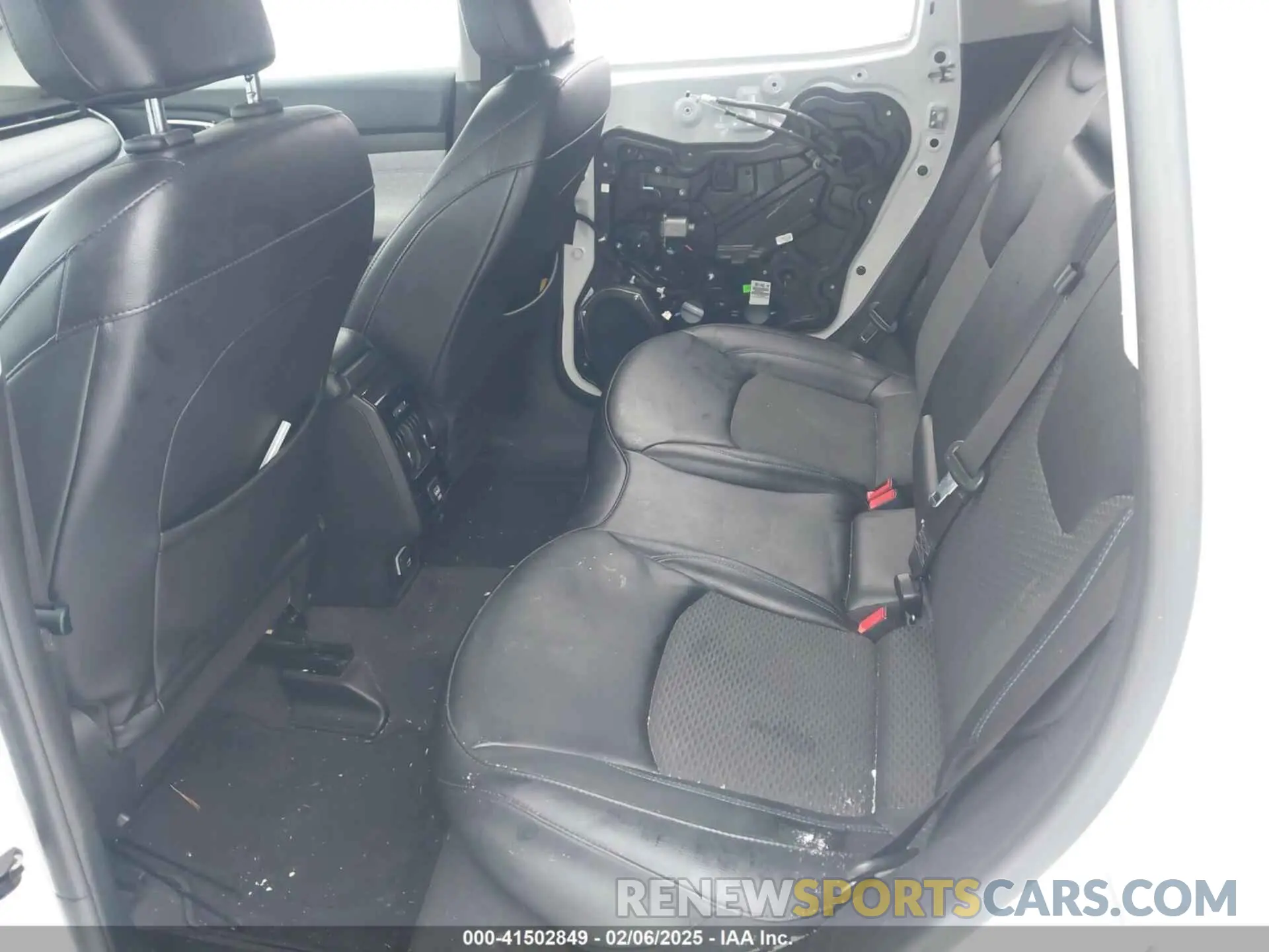 8 Photograph of a damaged car 3C4NJDBB0NT181278 JEEP COMPASS 2022