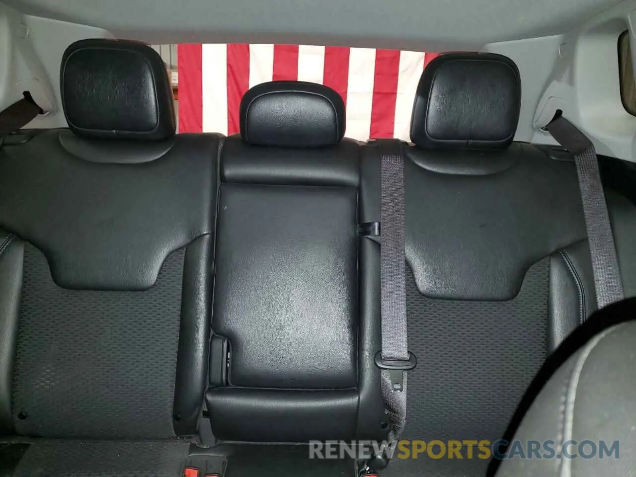10 Photograph of a damaged car 3C4NJDBB1NT118769 JEEP COMPASS 2022