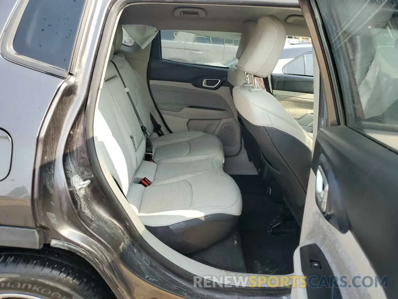11 Photograph of a damaged car 3C4NJDBB1NT151285 JEEP COMPASS 2022