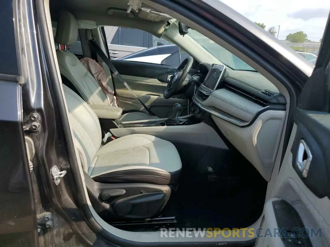 7 Photograph of a damaged car 3C4NJDBB1NT151285 JEEP COMPASS 2022