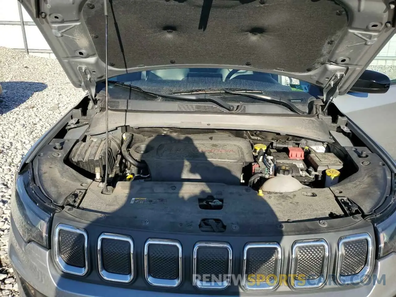 13 Photograph of a damaged car 3C4NJDBB1NT164487 JEEP COMPASS 2022