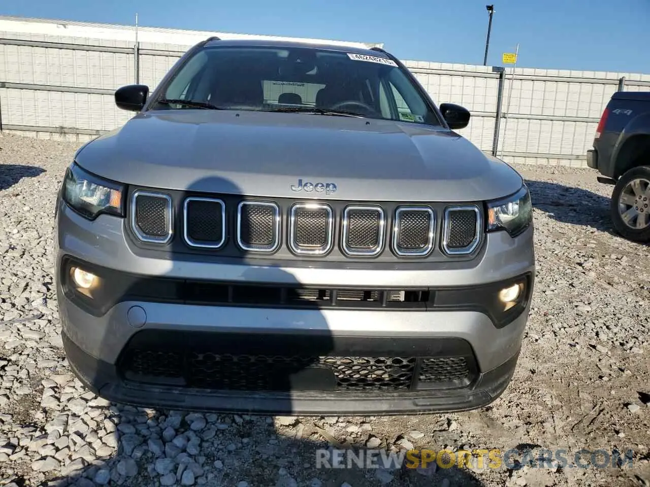 5 Photograph of a damaged car 3C4NJDBB1NT164487 JEEP COMPASS 2022