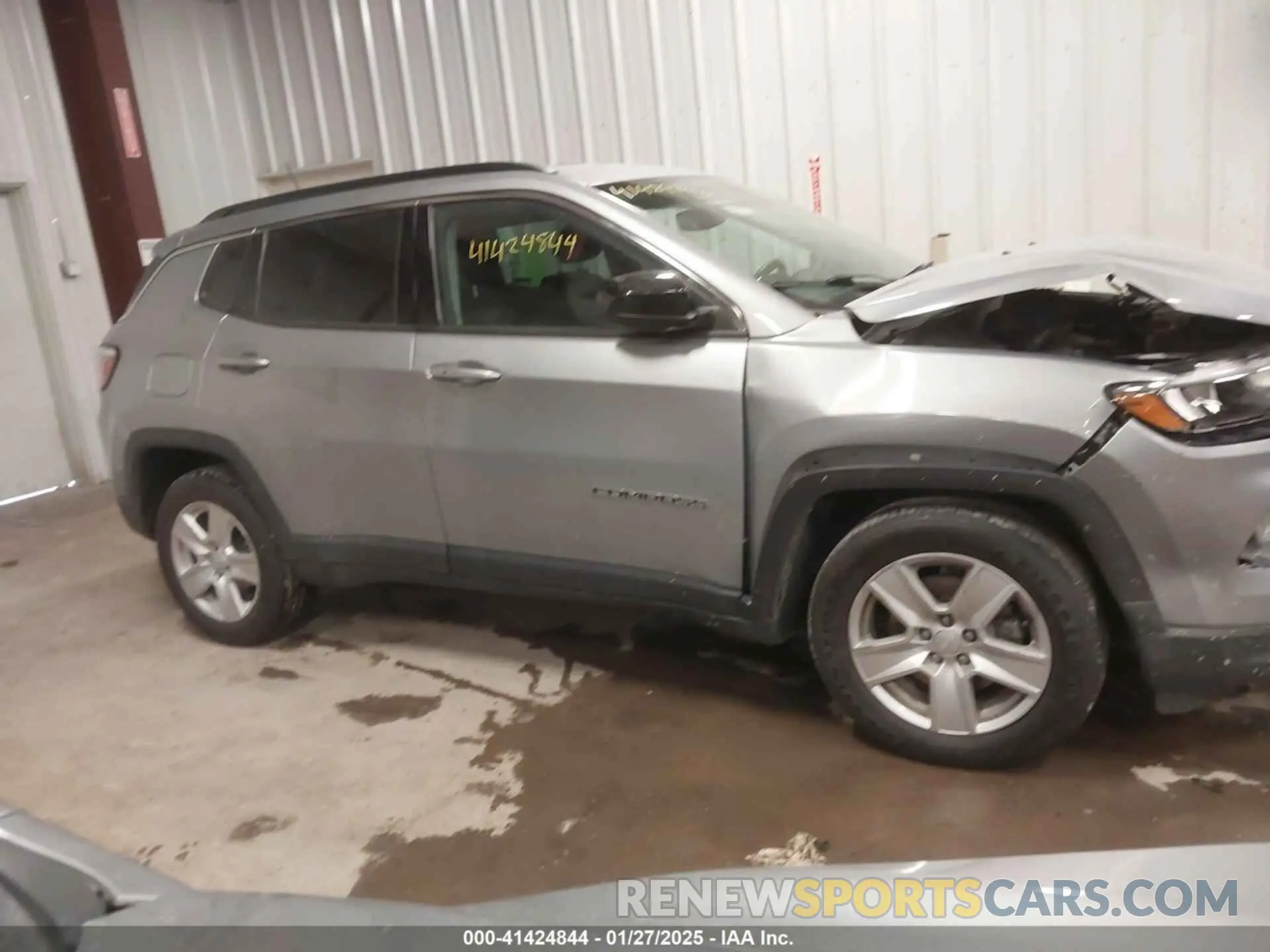 13 Photograph of a damaged car 3C4NJDBB1NT164537 JEEP COMPASS 2022
