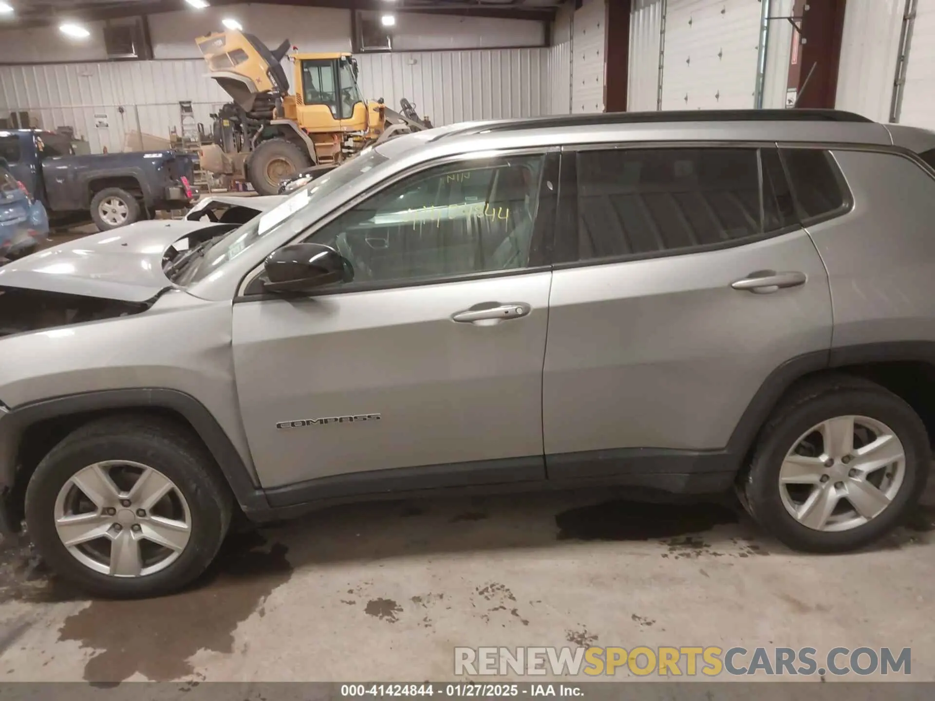 14 Photograph of a damaged car 3C4NJDBB1NT164537 JEEP COMPASS 2022