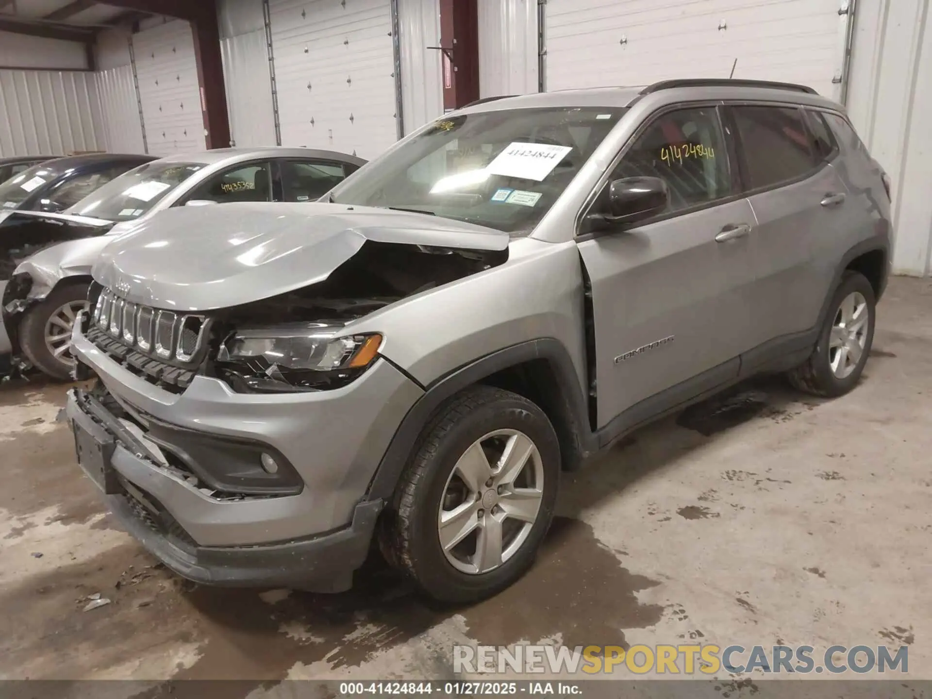 2 Photograph of a damaged car 3C4NJDBB1NT164537 JEEP COMPASS 2022