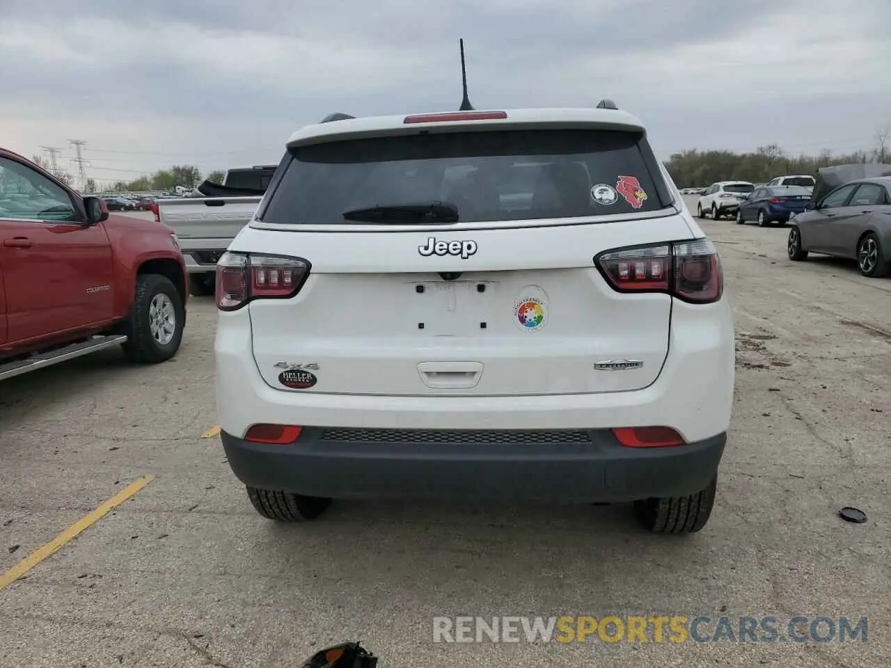 6 Photograph of a damaged car 3C4NJDBB2NT169942 JEEP COMPASS 2022