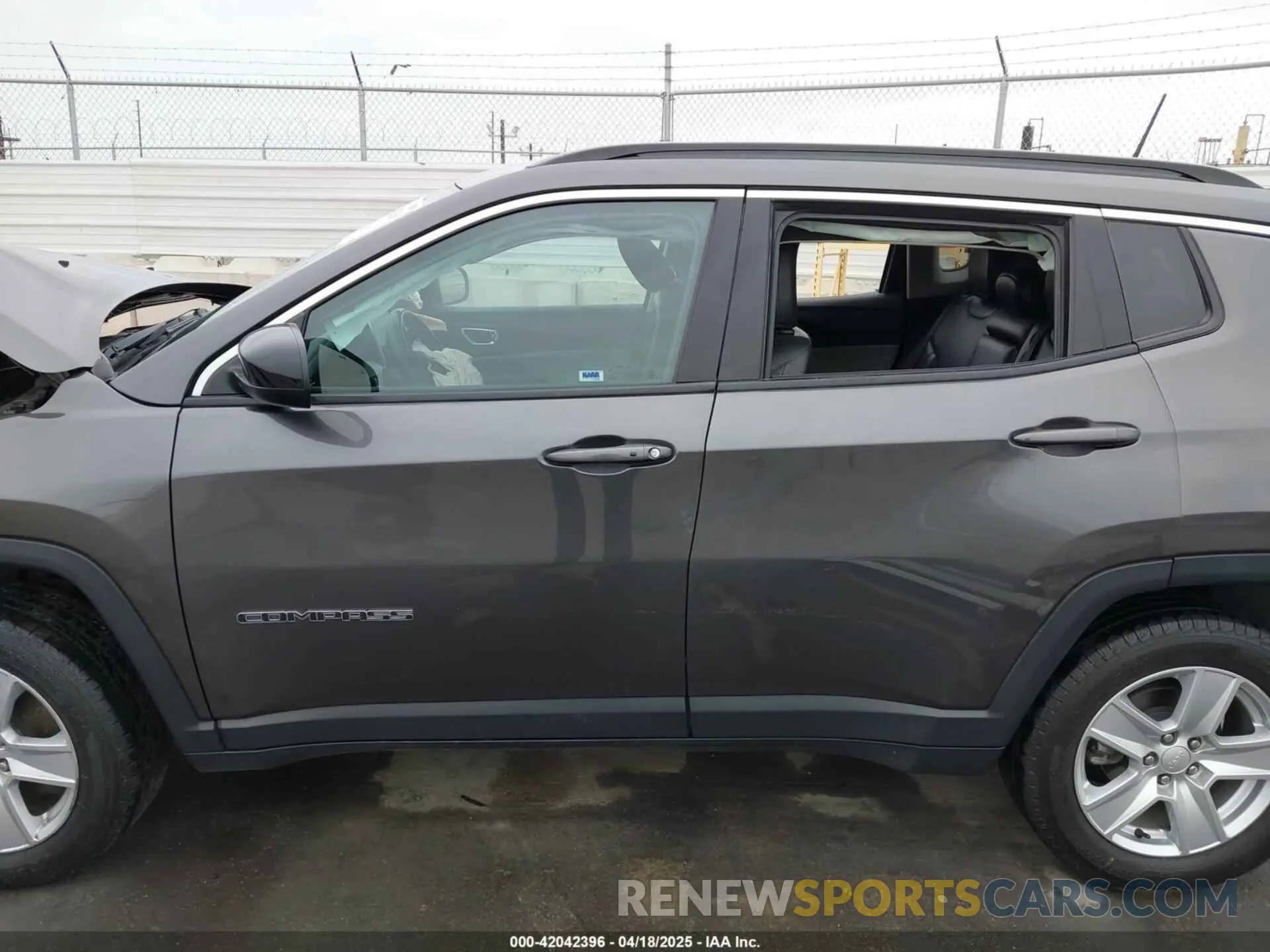 14 Photograph of a damaged car 3C4NJDBB2NT176163 JEEP COMPASS 2022