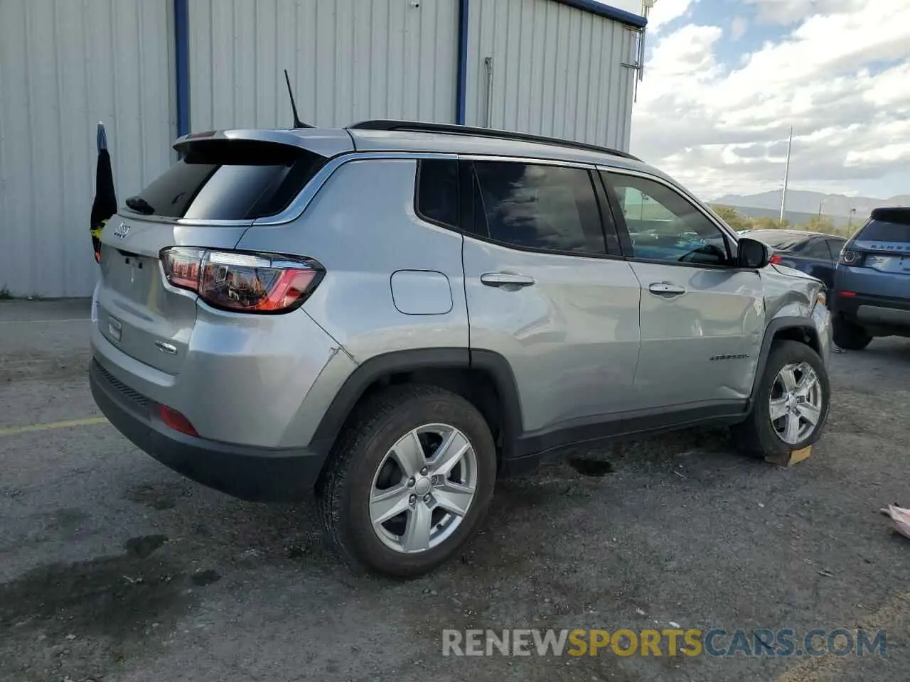 3 Photograph of a damaged car 3C4NJDBB2NT181394 JEEP COMPASS 2022
