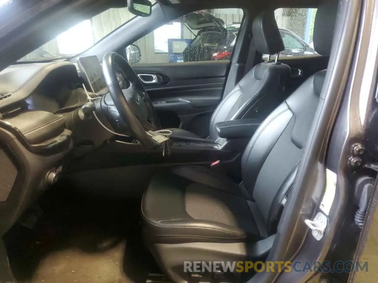 7 Photograph of a damaged car 3C4NJDBB2NT182013 JEEP COMPASS 2022