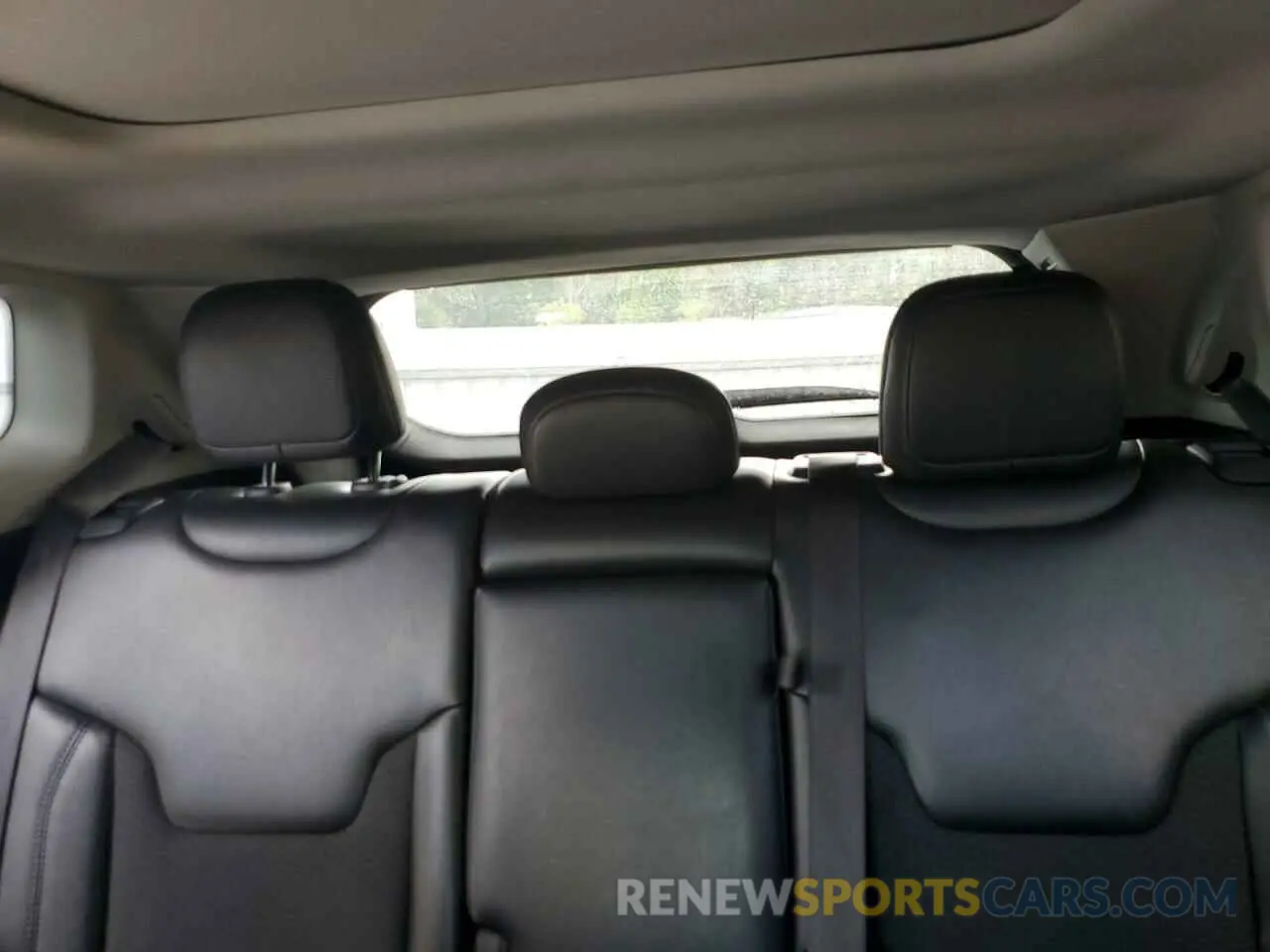 10 Photograph of a damaged car 3C4NJDBB2NT207685 JEEP COMPASS 2022