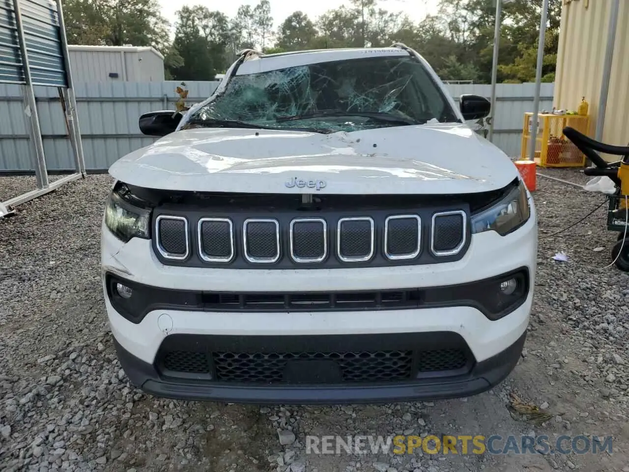 5 Photograph of a damaged car 3C4NJDBB2NT207685 JEEP COMPASS 2022