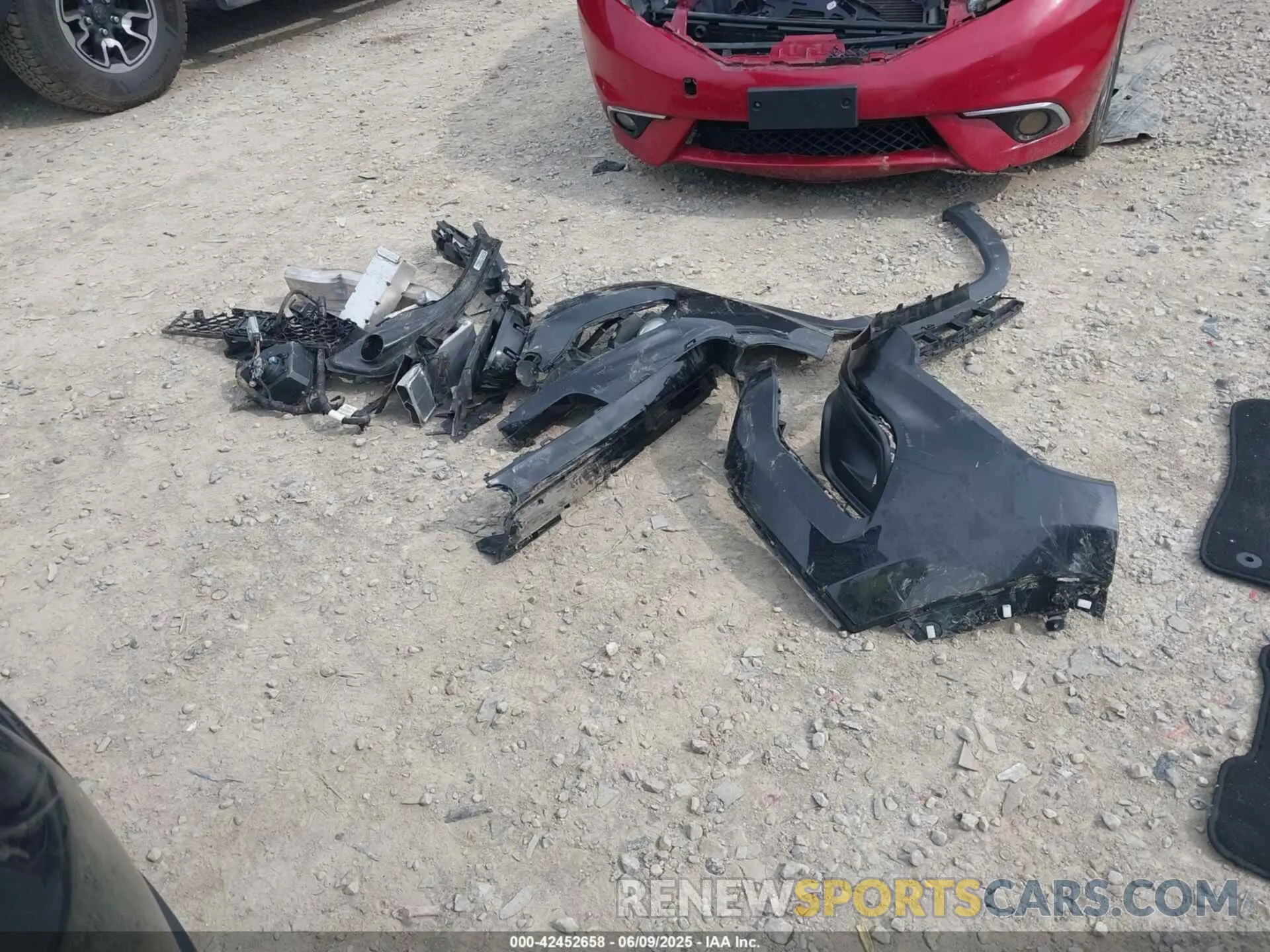 12 Photograph of a damaged car 3C4NJDBB3NT113332 JEEP COMPASS 2022